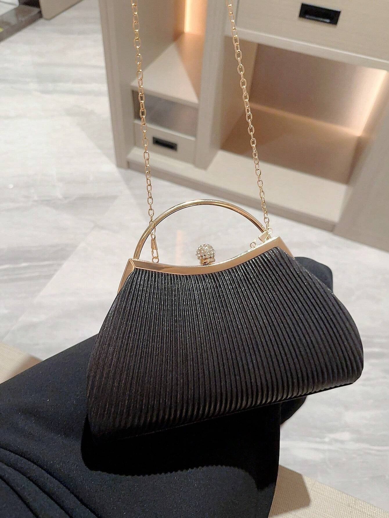 Essenzo – Clutch Luciana