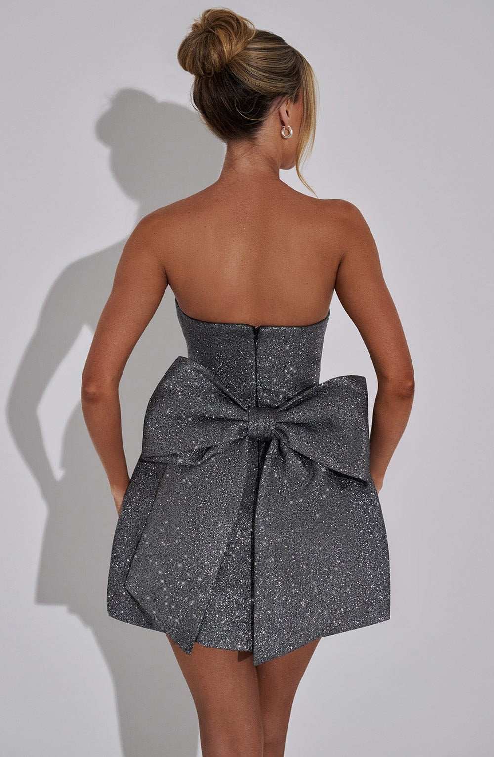 Vestido Astrid – Glamour de Noche Redefinido
