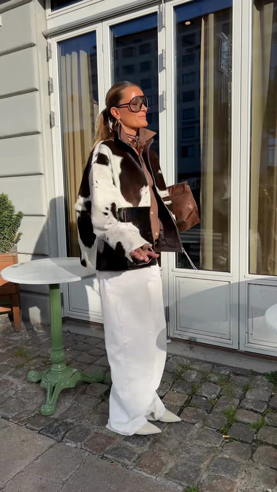 Chaqueta Estampado Vaca – Estilo Atrevido y Vanguardista