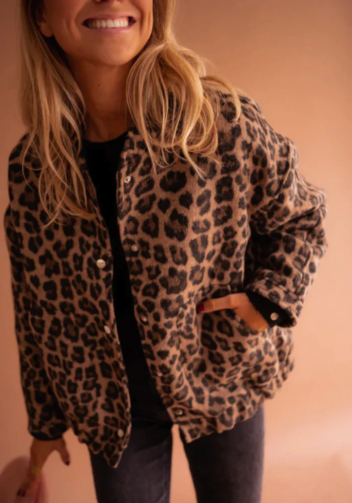 Chaqueta Bomber de Leopardo | Estilo que Impone