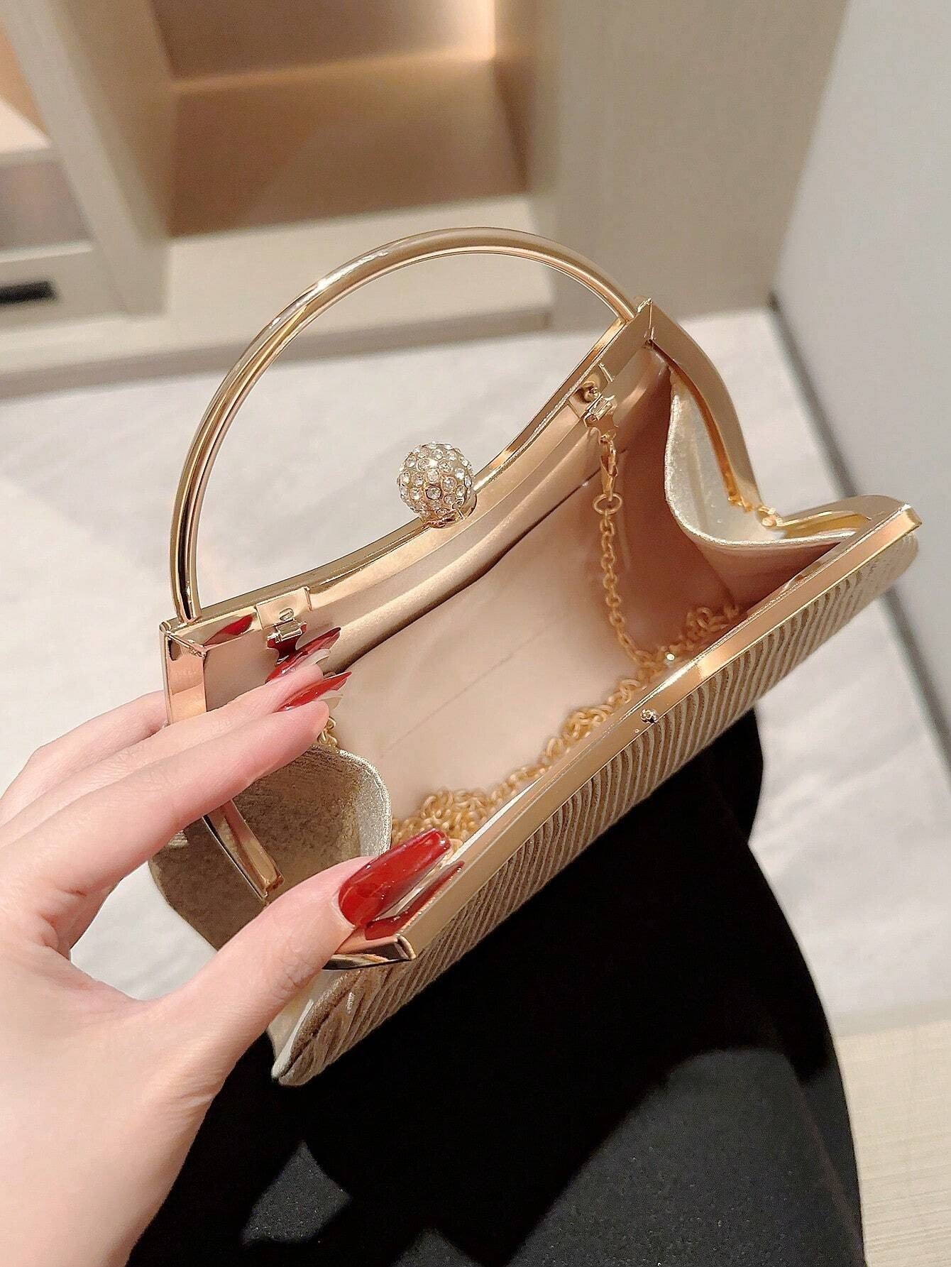 Essenzo – Clutch Luciana